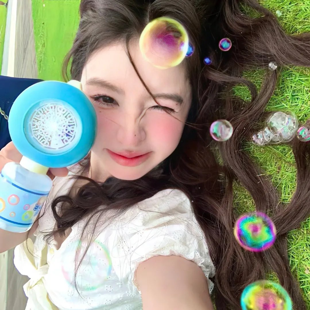 江豚·风时舞